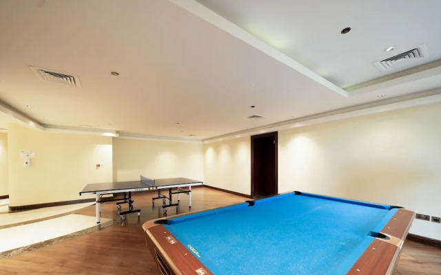 Spacious One Bedroom with Beach Access