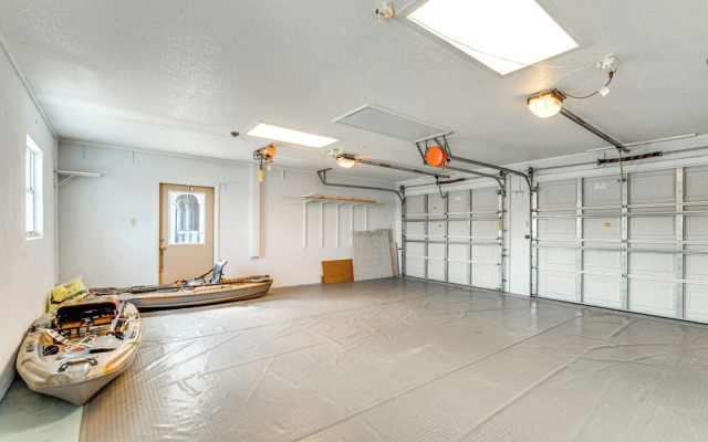 Waterfront Gem: Crystal River Family Home