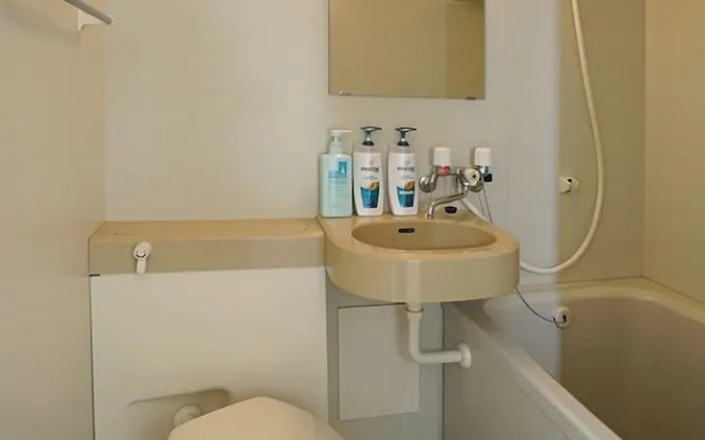 Tobi Hostel and Apartments
