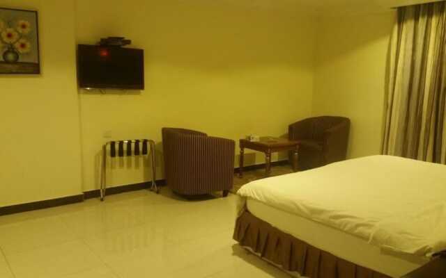 Dream Inn Hotel and Suites