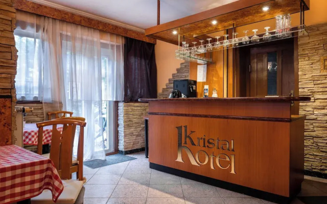 Kristal Hotel