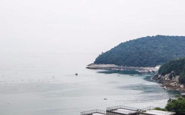 Yeosu Hayanjeongwon Pension