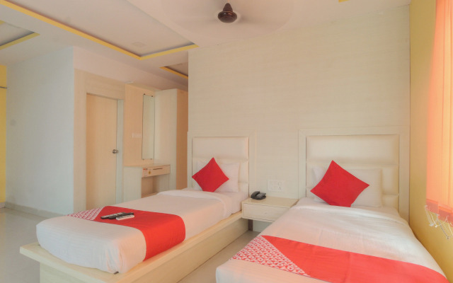 OYO 15965 Hotel Nandi Gateway