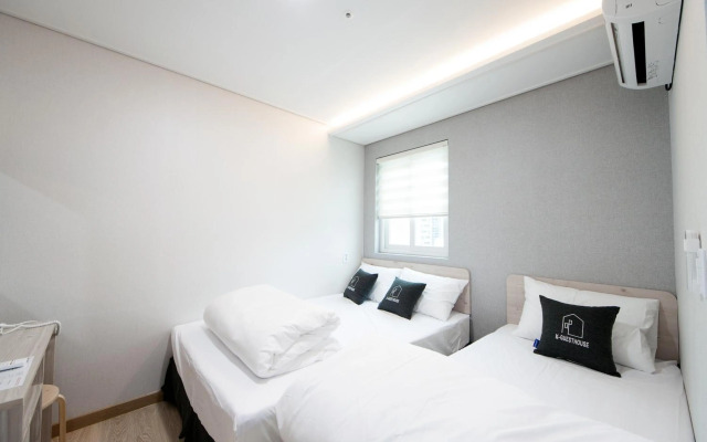 K-Guesthouse Premium Nampo 1