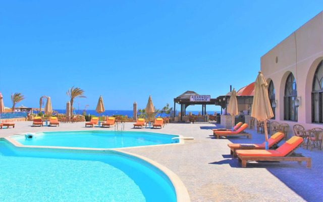 Rohanou Beach Resort