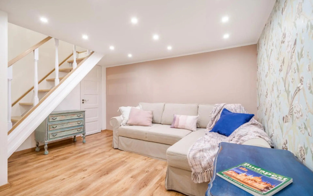 Provence Home - CityCenter, TV, Washer, Coffee-Tea
