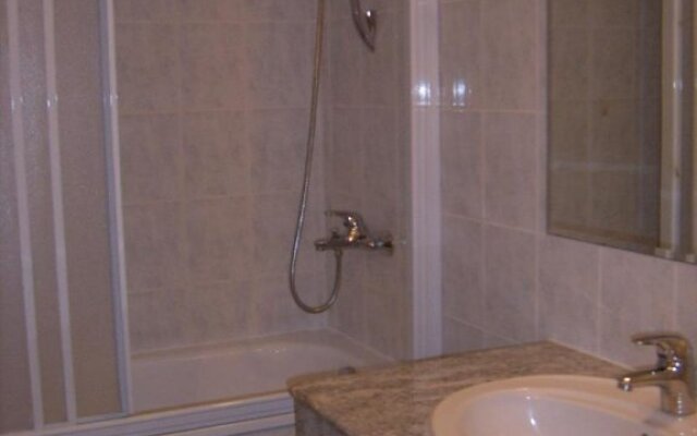 ADIS Holiday Inn Hotel