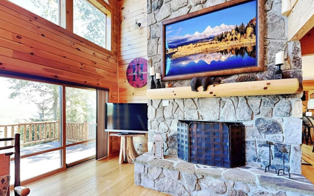 Magnificent Mountain Lodge