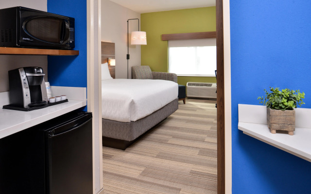 Holiday Inn Express & Suites West Melbourne by IHG