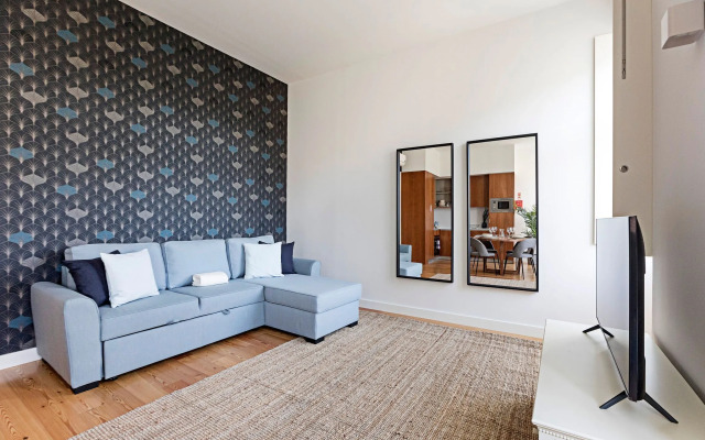 Superb Flat w/ Balcony and AC by LovelyStay