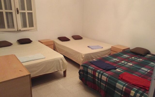 AliWali Room Near Airport Tunis Carthage