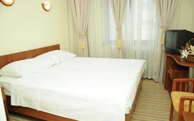 Epinal Hotel Shirok Sokak