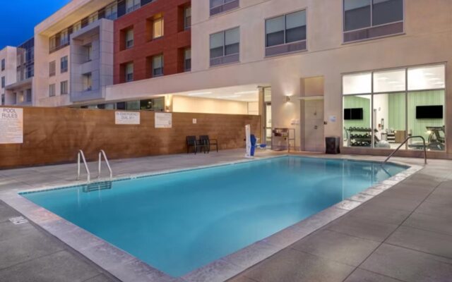 Holiday Inn Express And Suites Glendale Downtown, an IHG Hotel