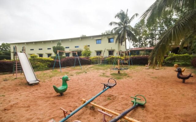 Oyo 48704 Rashi Farms