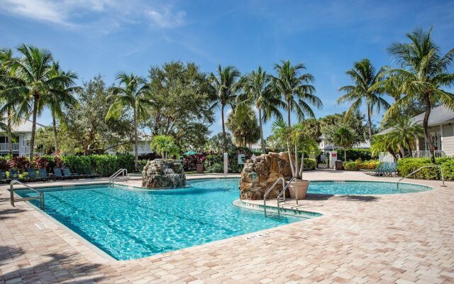 Messina Vacation Rental at Lely Resort. Spacious 3-BR, 2-Bath Condo with Lake Views and Handicap Accessibility. Enjoy Community Pool, Hot Tub, and Proximity to Naples Beaches and Dining