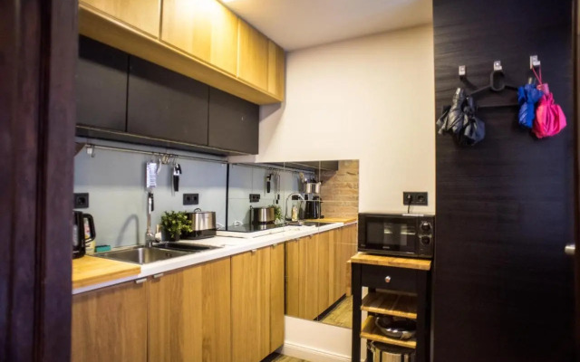 Very stylish and fresh studio home in the center