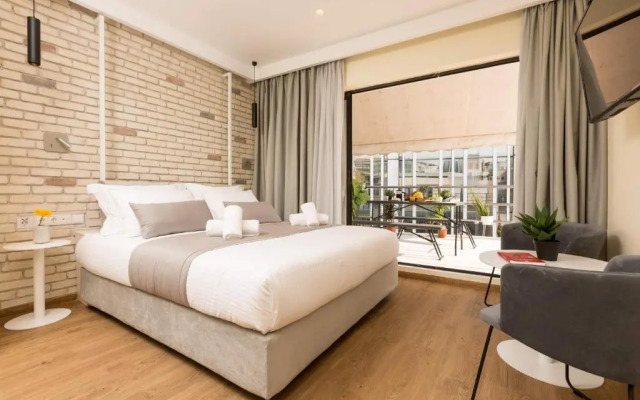 Hotel @ Syngrou Fix