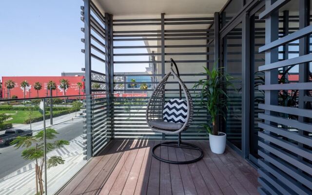 Upscale 3BR Apartment In Prime Location - City Walk