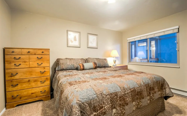 Storm Meadows East Slopeside - SE050