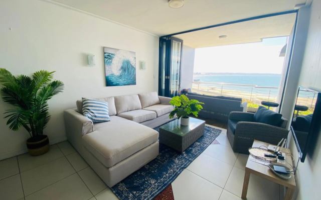 The Waves 2, Quayside Point Waterfront