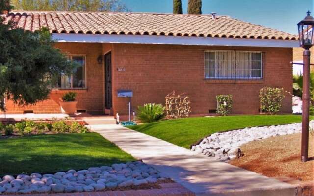 Desert Retreat Bungalow by Casago