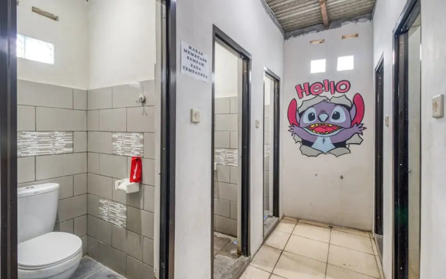 Sugeng Rawuh Aliya Hostel by RedDoorz