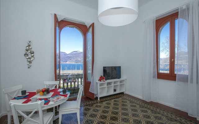 Residenza Gardenia Lake View Luino Center