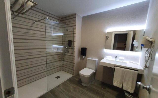 Hotel Azar