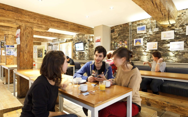 Isaacs Hostel