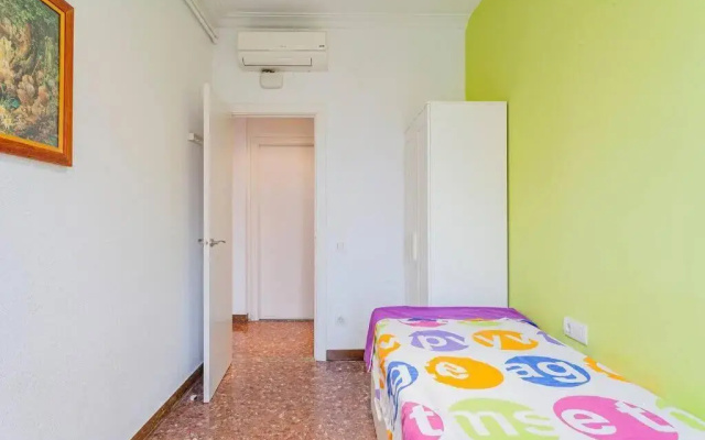 Big apartment for 9 in the heart of Eixample