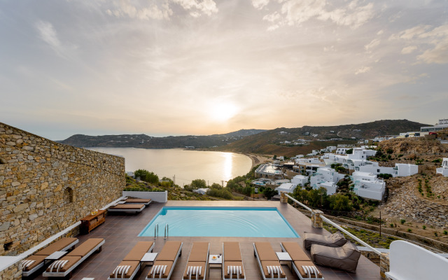 Cova Mykonos Suites