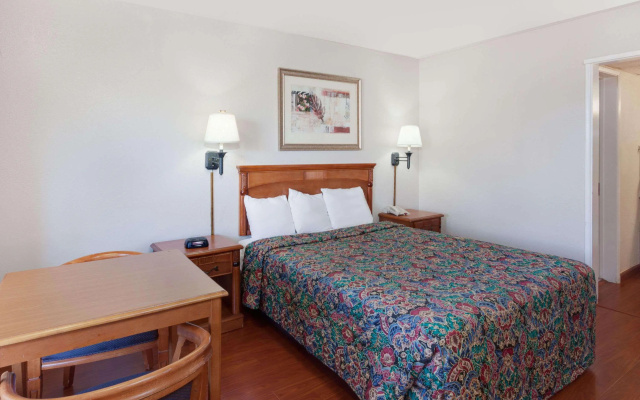 Days Inn and Suites Palmdale