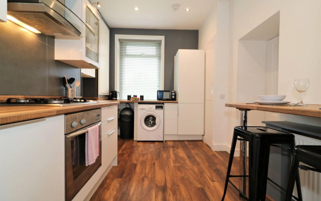 Railway Cottage - Maryhill