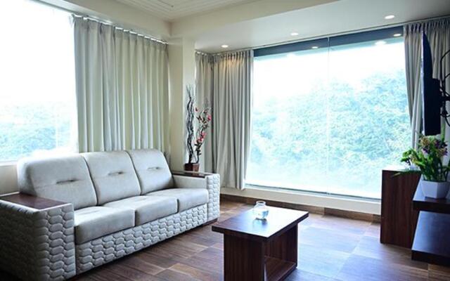 FabHotel Grand Falcon