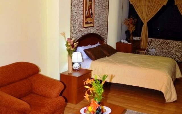 Hotel Versailles