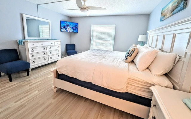 Sea Club #13 - Coastal Charm