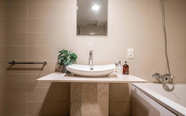 Urban Pumpkin 3-bedroom Apartment, Gerrard Road