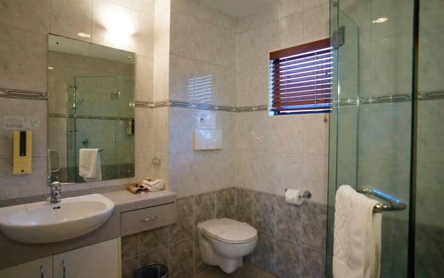 Cornwall Park Motor Inn
