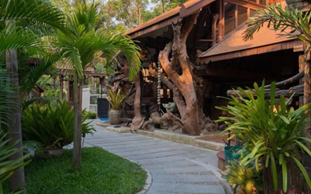 Suankaew Art Cottage