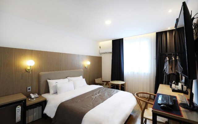 Hotel Urban Brown