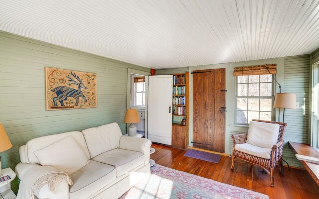 Cozy Berkshires Cottage w/ 11 Private Acres!