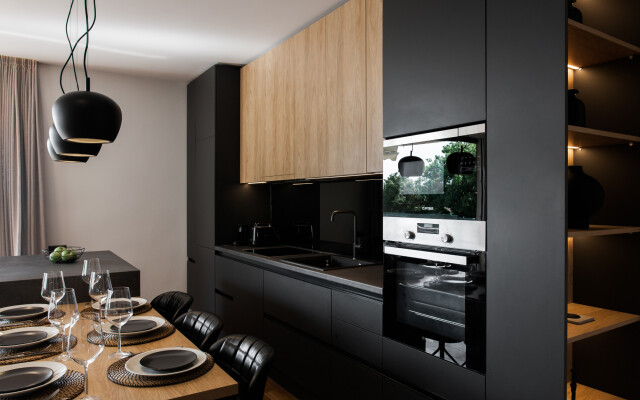 3BD Beachfront Athens Riviera Apartment by TheOlon
