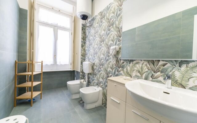 Piazza Sannazzaro 200 - Klimt