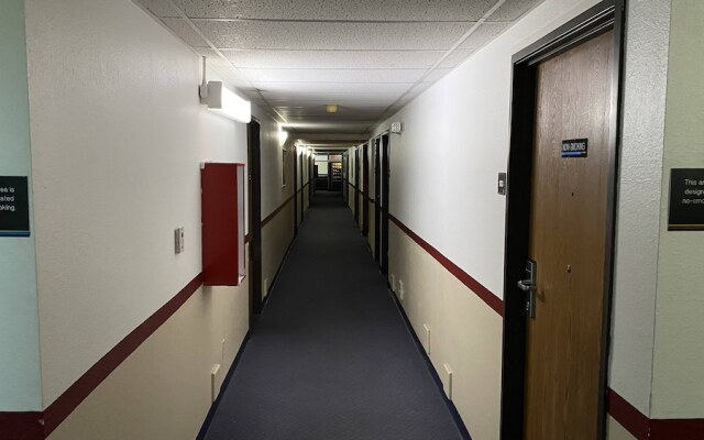 Newton Inn In Newton, KS