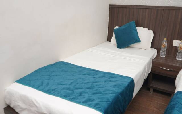 Qotel Hotel Rajouri Garden
