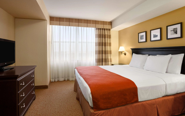 Country Inn & Suites by Radisson, Dundee, MI