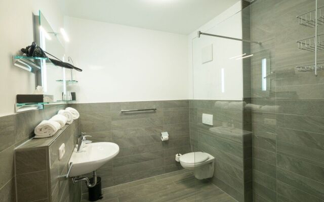 Weinbar Und Hotel Fahraway