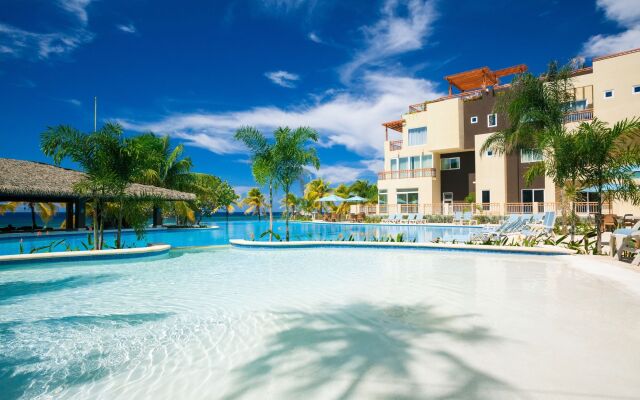 Grand Roatan Caribbean Resort