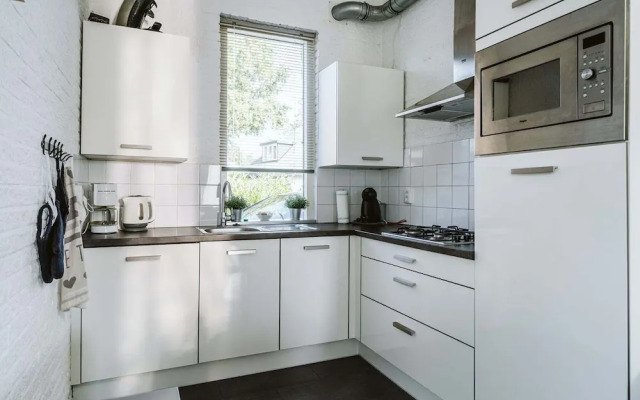 Beautiful Holiday Home in Ouddorp With Balcony