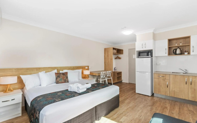 Castle Crest Motel